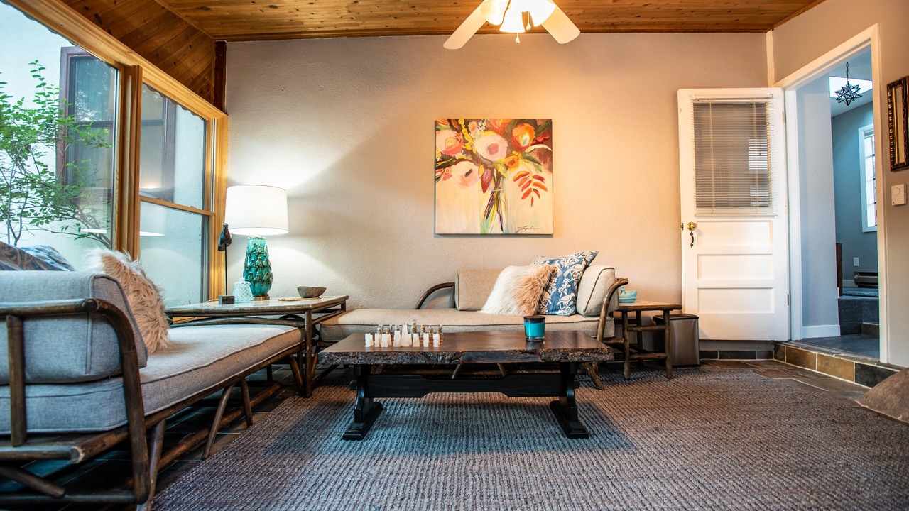 Photo of Livingroom in Broadmoor