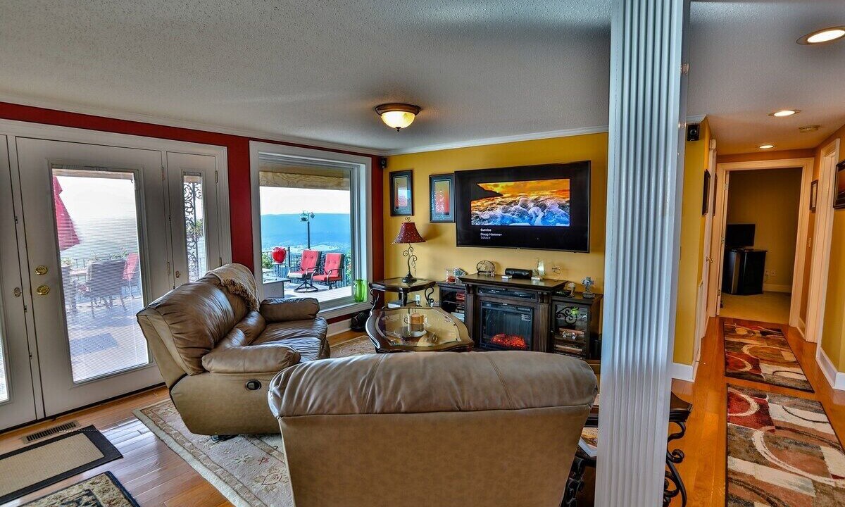 Photo of Livingroom in Lookout Mountain