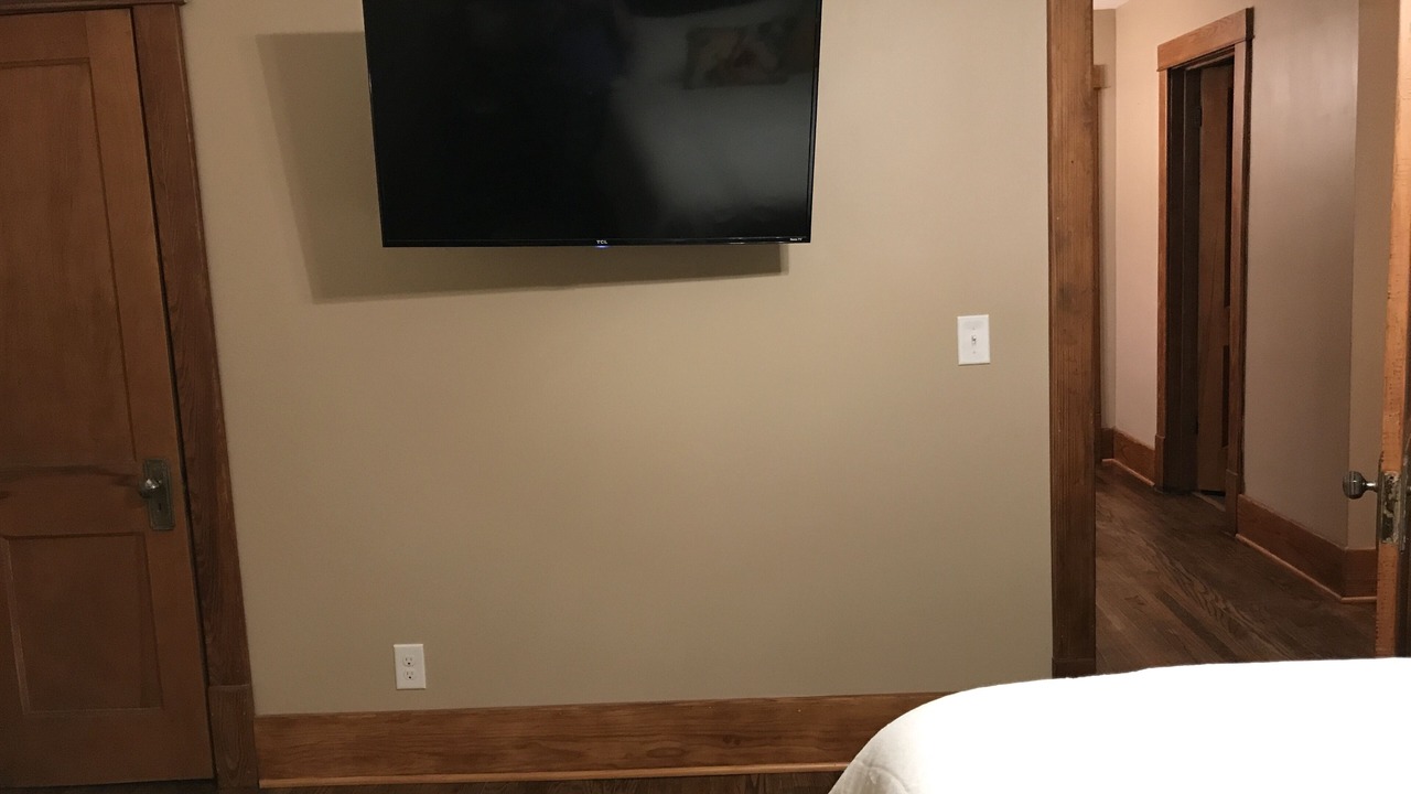 Photo of Bedroom in Dundee-Happy Hollow Historic District