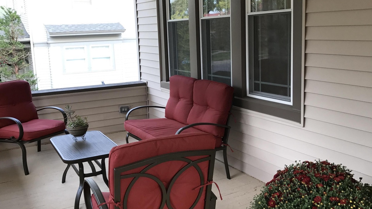 Photo of Patio Balcony in Dundee-Happy Hollow Historic District