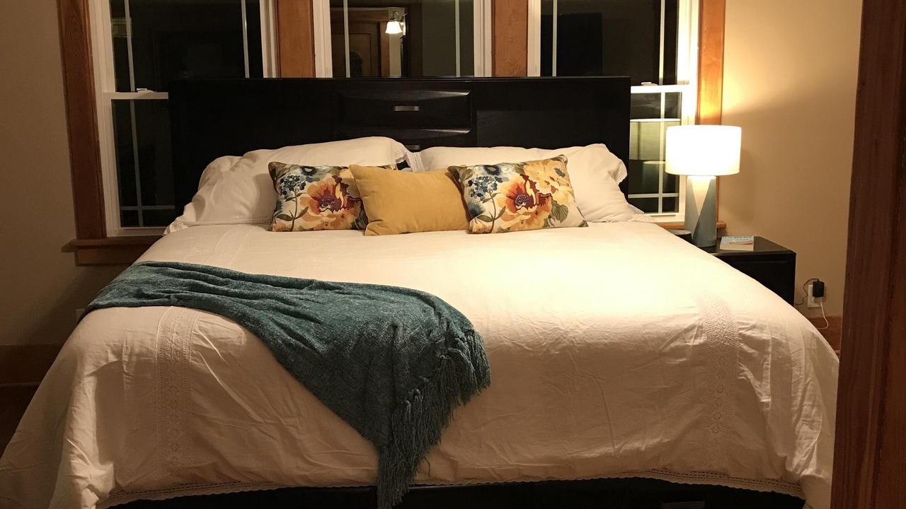Photo of Bedroom in Dundee-Happy Hollow Historic District