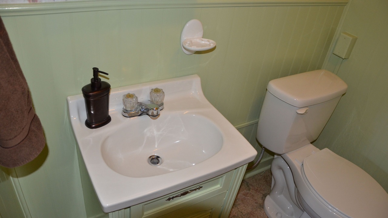 Photo of Bathroom in Cloudcroft