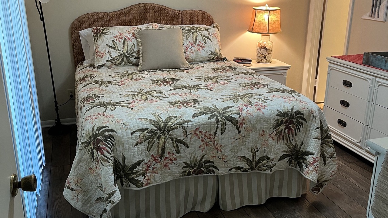 Photo of Bedroom in Folly Field