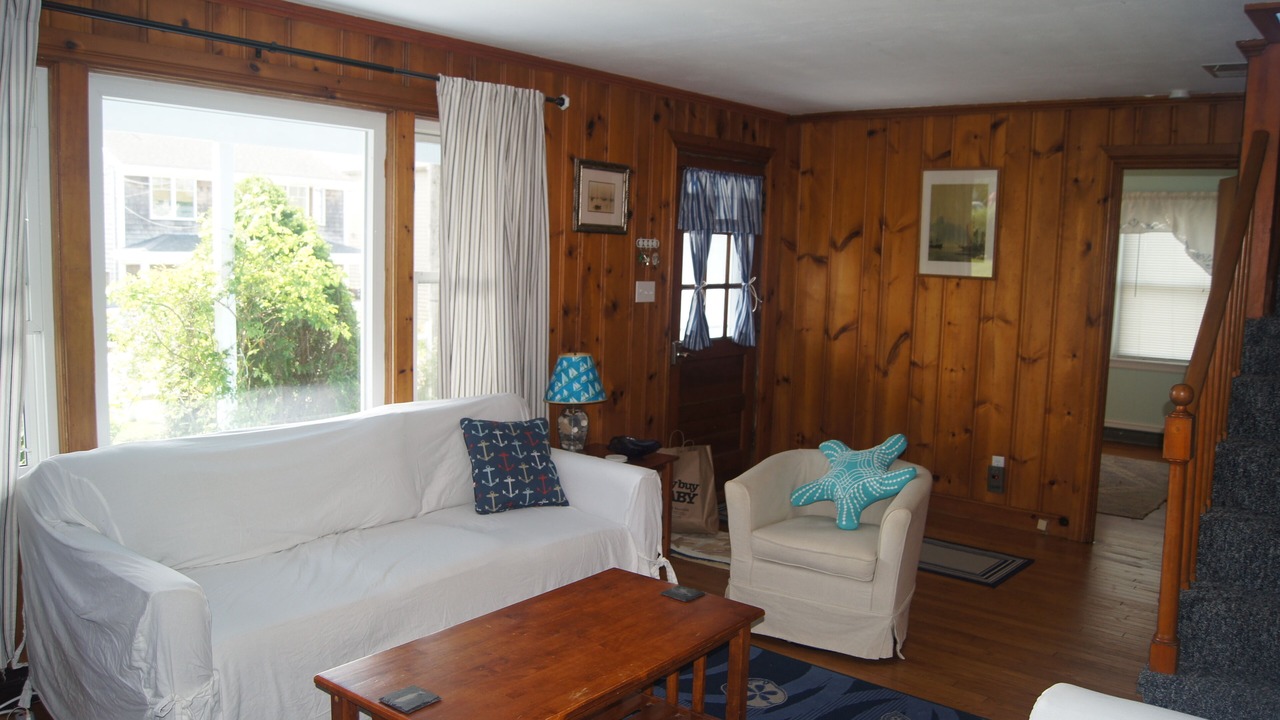 Photo of Livingroom in Eastward Look
