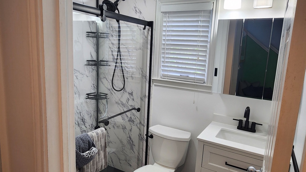 Photo of Bathroom in Truman Annex
