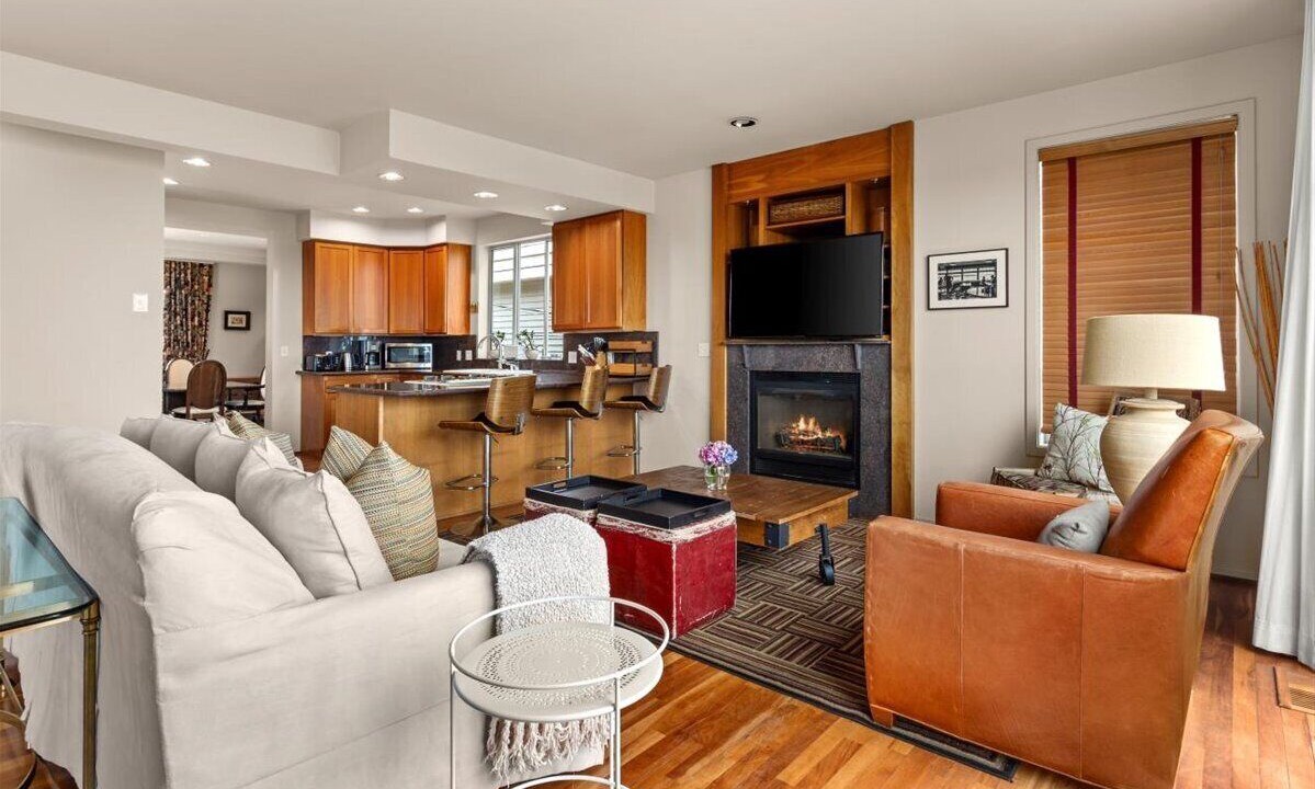 Photo of Livingroom in North Admiral