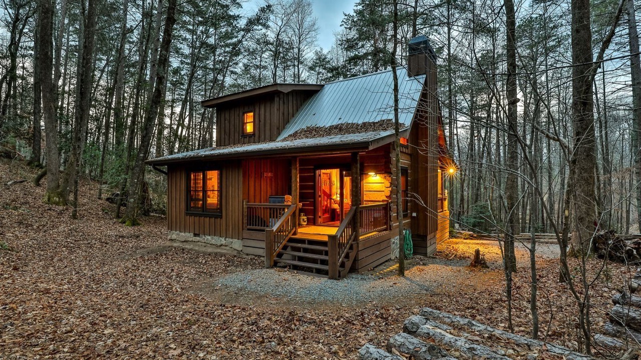 Photo of Outdoor in Cherry Log