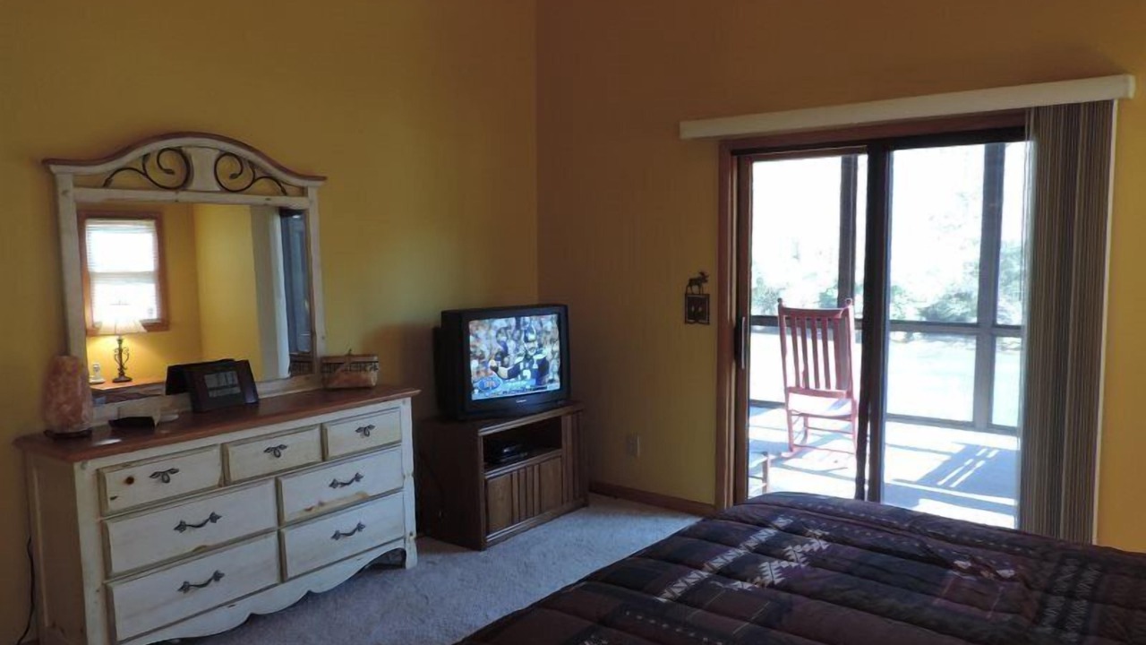 Photo of Bedroom in Ellijay