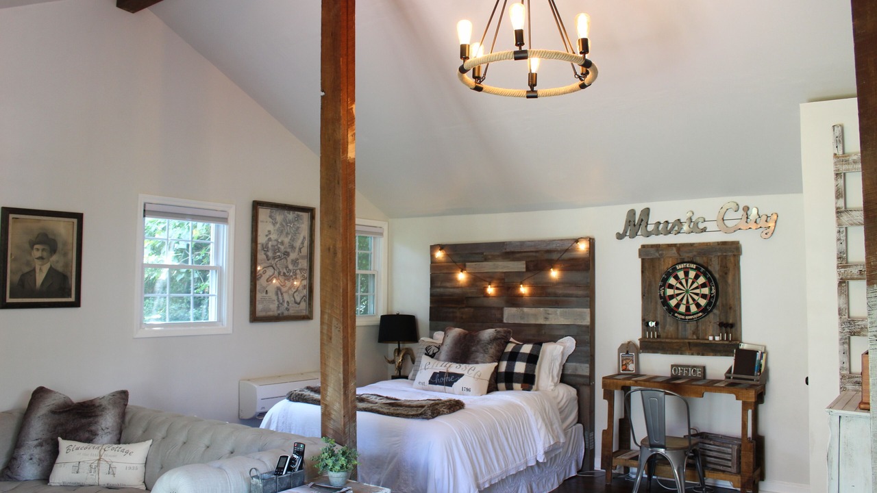 Photo of Bedroom in Historic Downtown Franklin
