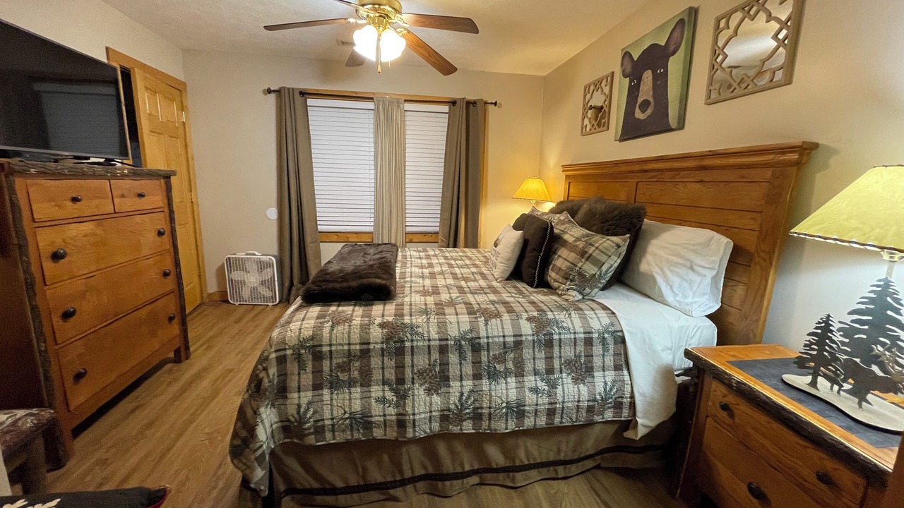 Photo of Bedroom in Black Bear Falls