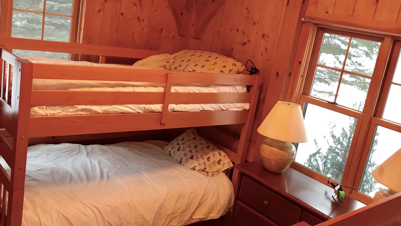 Photo of Bedroom in Lee