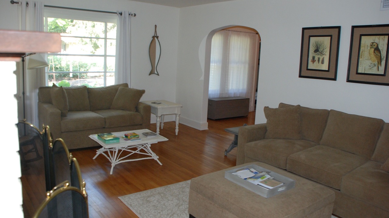 Photo of Livingroom in Shorewood-Tower Hills-Harbert
