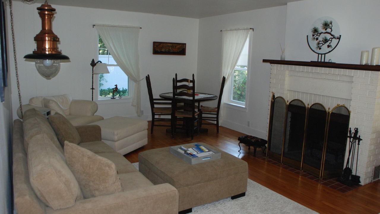 Photo of Livingroom in Shorewood-Tower Hills-Harbert