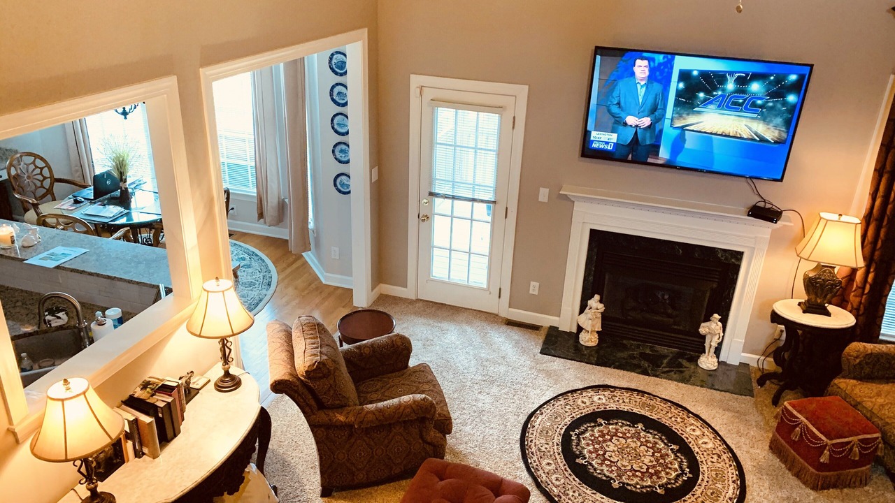 Photo of Livingroom in Jamestown