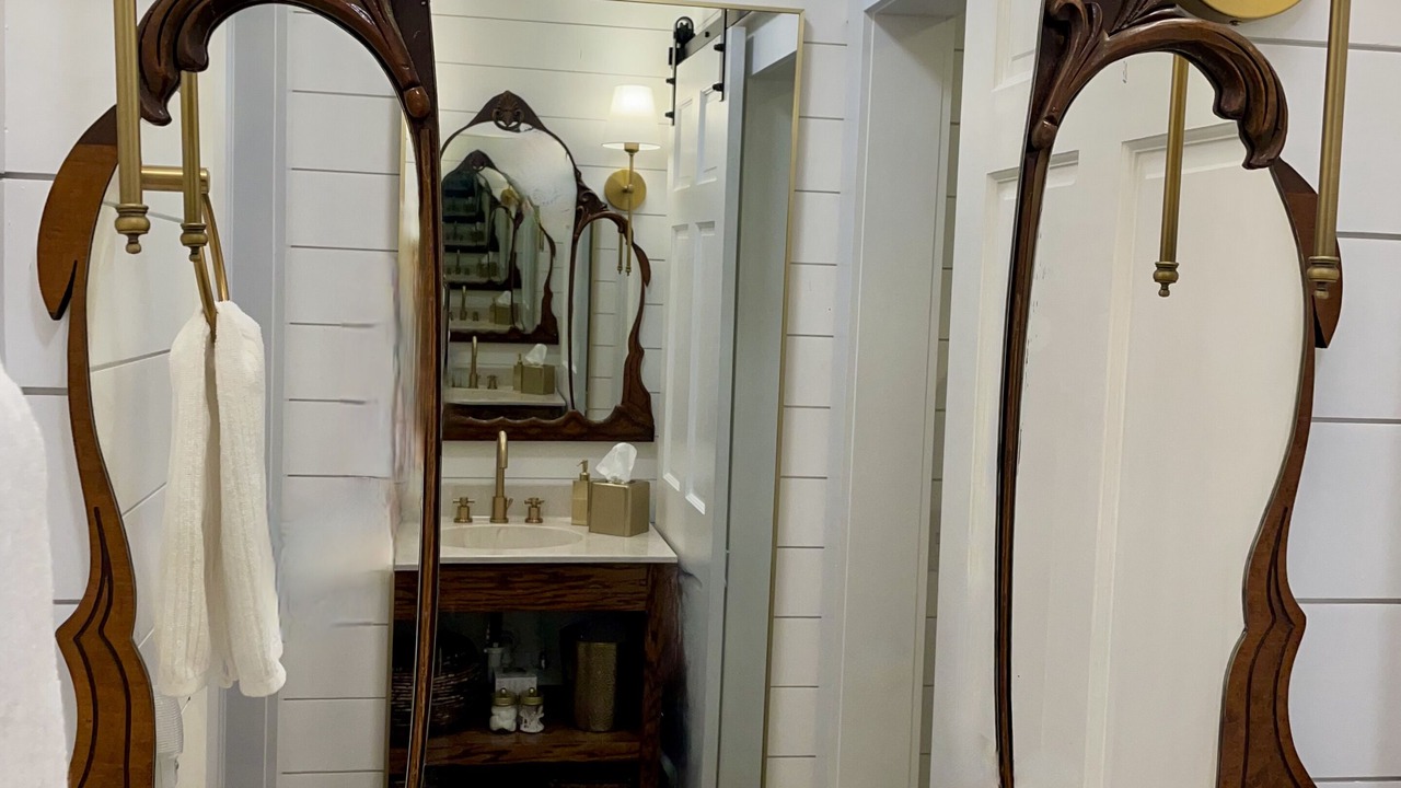 Photo of Bathroom in Fries