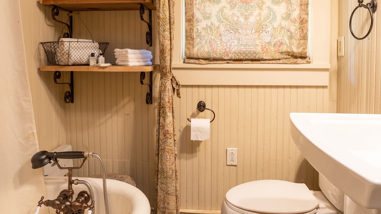 Photo of Bathroom in Bells
