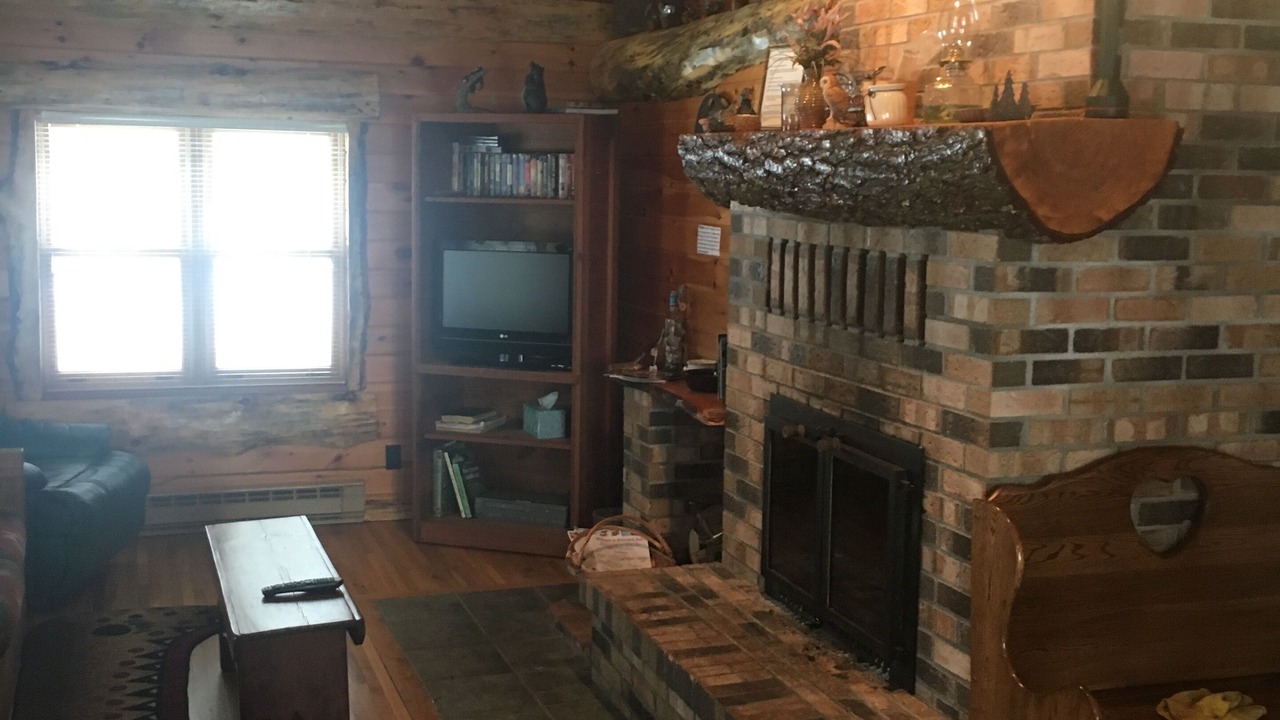 Photo of Livingroom in Cable