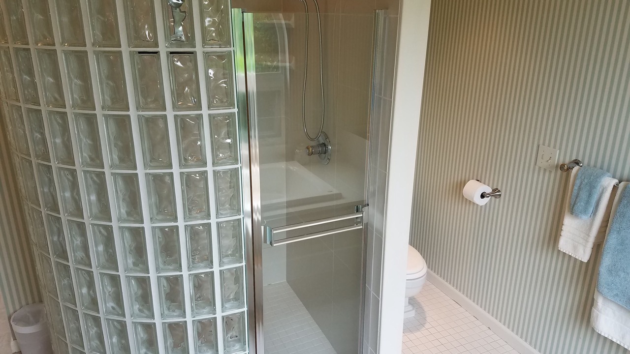 Photo of Bathroom in North Admiral