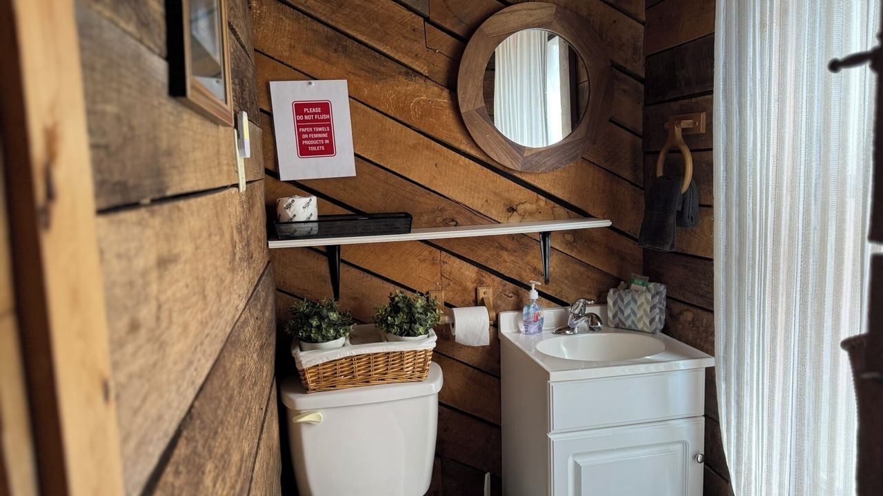 Photo of Bathroom in Old Timberline