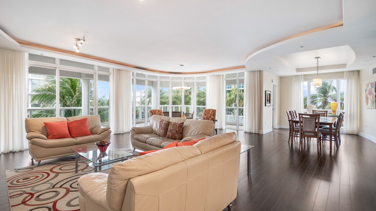 Photo of Livingroom in Central Beach
