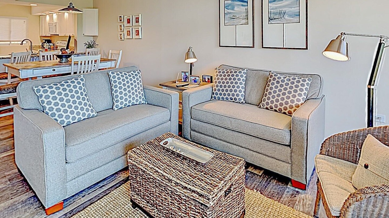 Photo of Livingroom in North Litchfield Beach