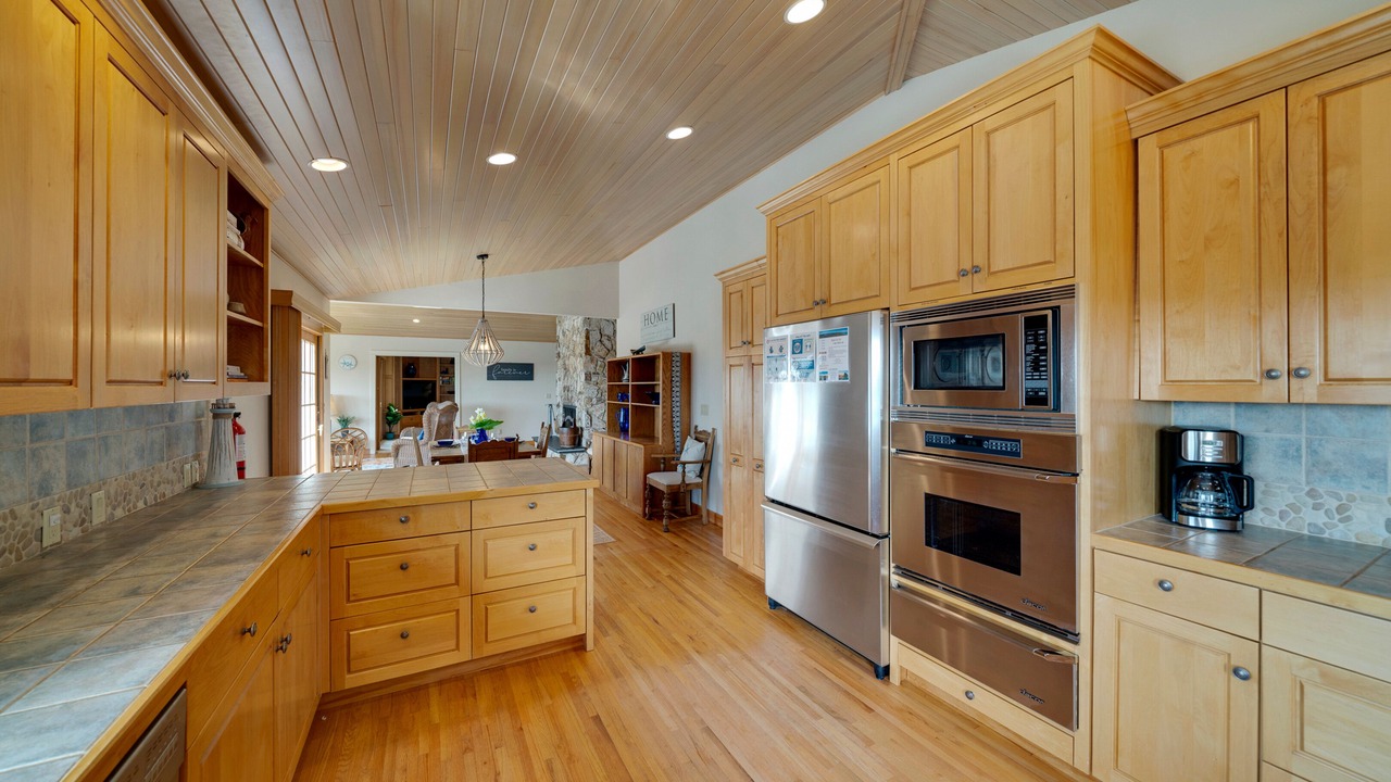 Photo of Bedroom in Surf Pines