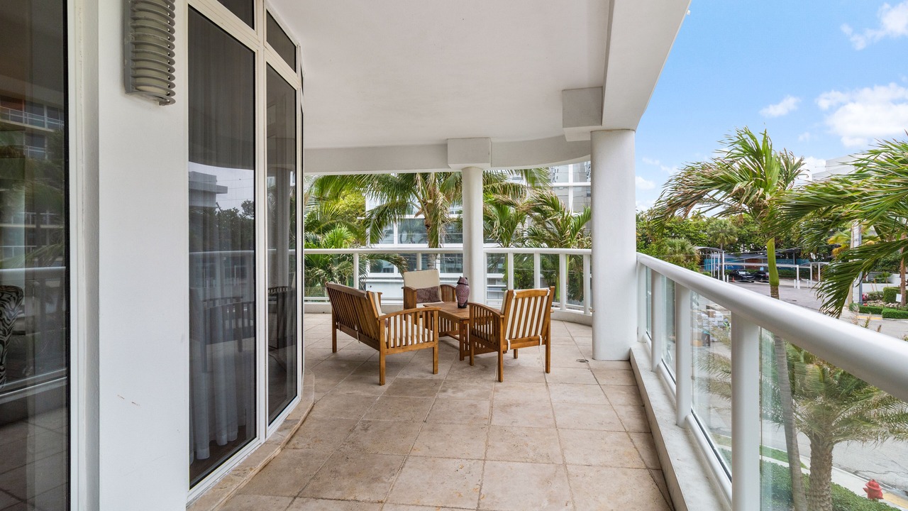 Photo of Patio Balcony in Central Beach