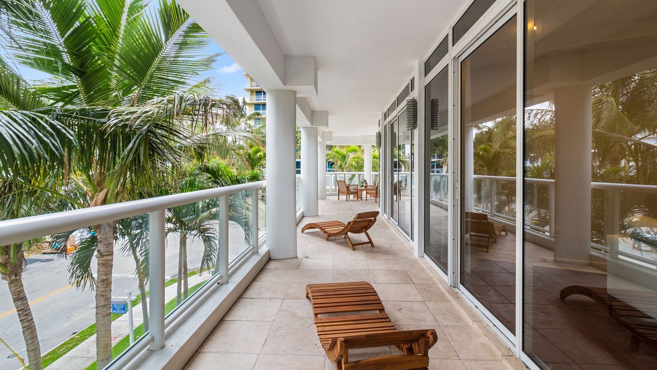 Photo of Patio Balcony in Central Beach