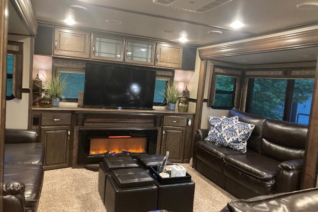 Photo of Livingroom in Morganton