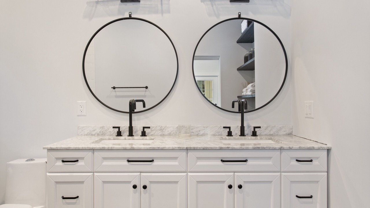Photo of Bathroom in Union Pier