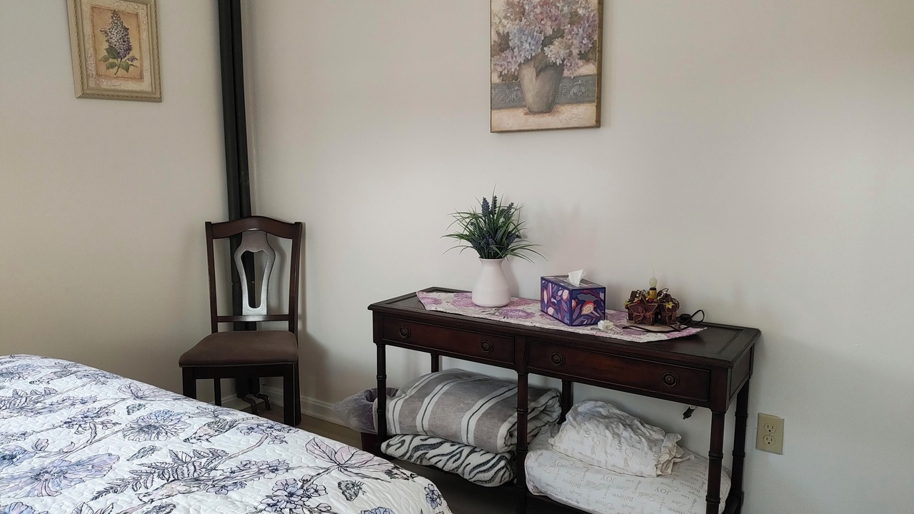 Photo of Bedroom in Gap