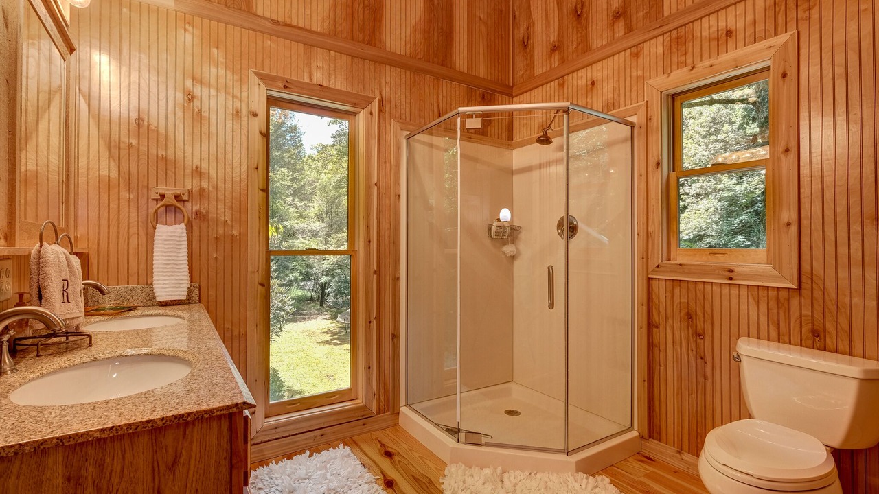 Photo of Bathroom in Hayesville