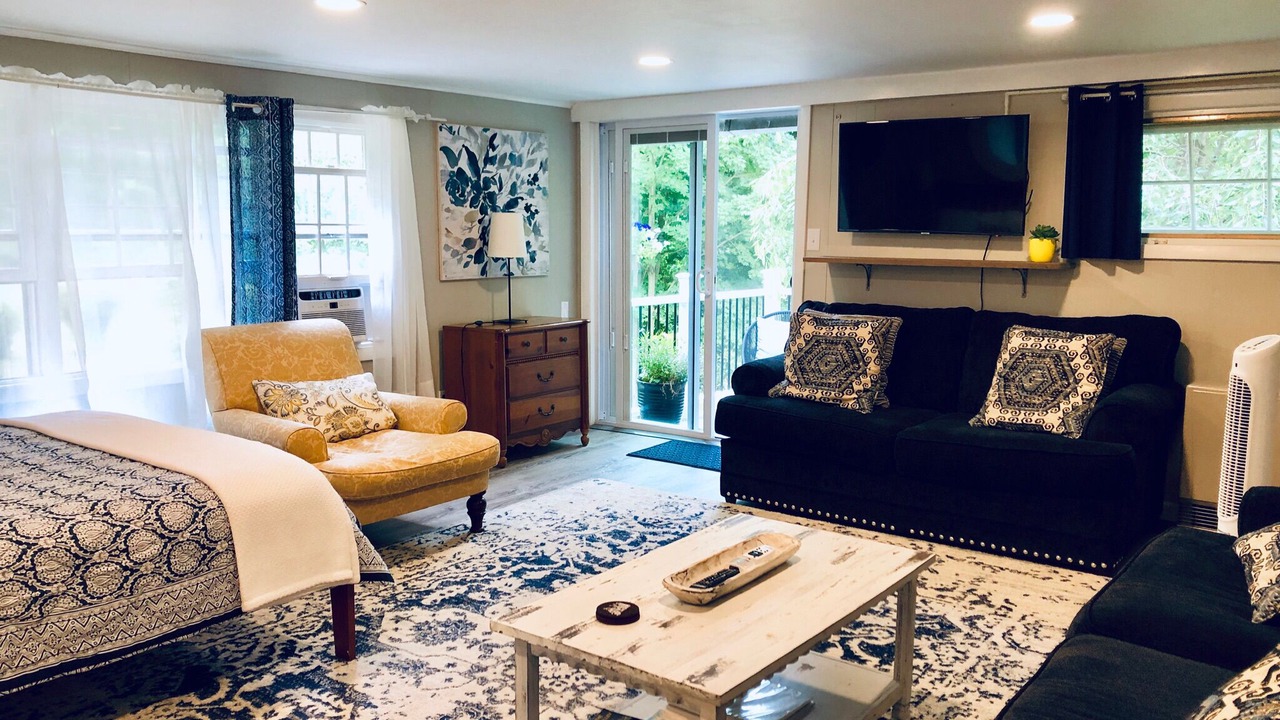 Photo of Livingroom in Shelburne Falls