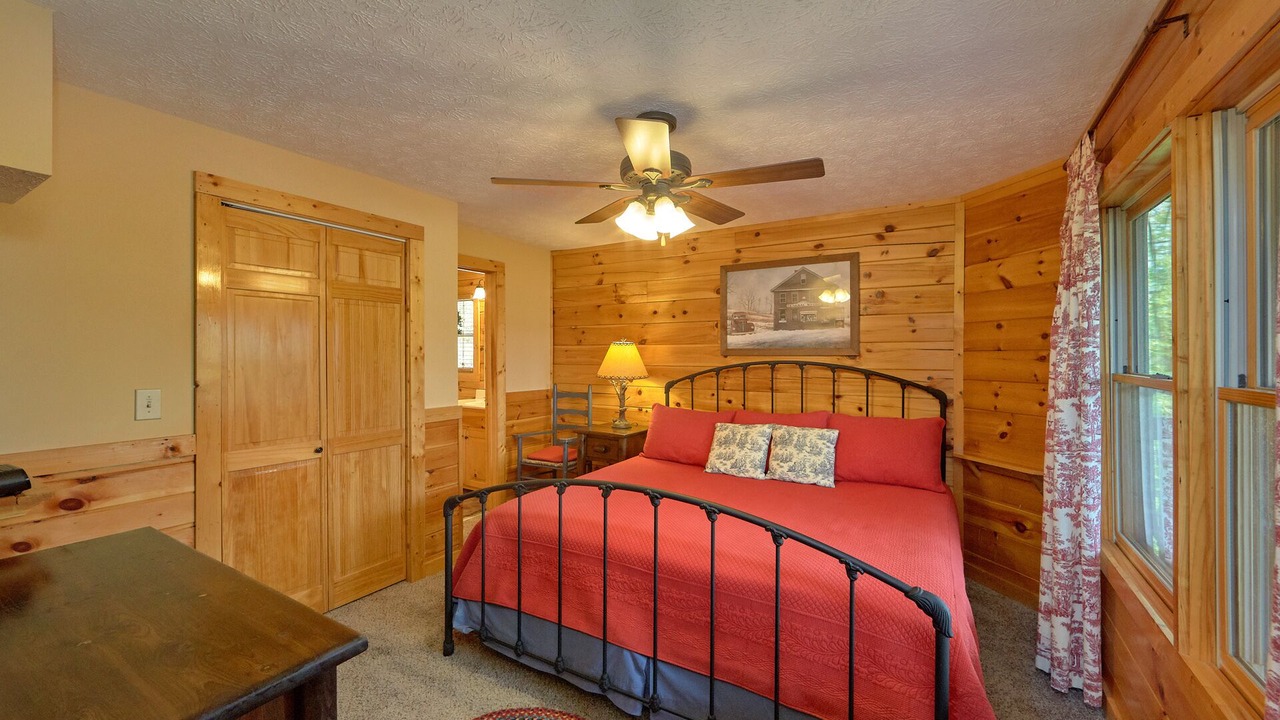 Photo of Bedroom in Black Bear Falls
