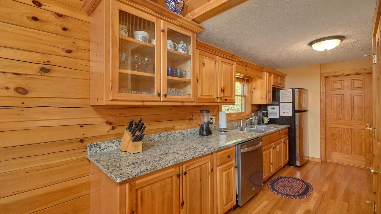 Photo of Kitchen in Black Bear Falls