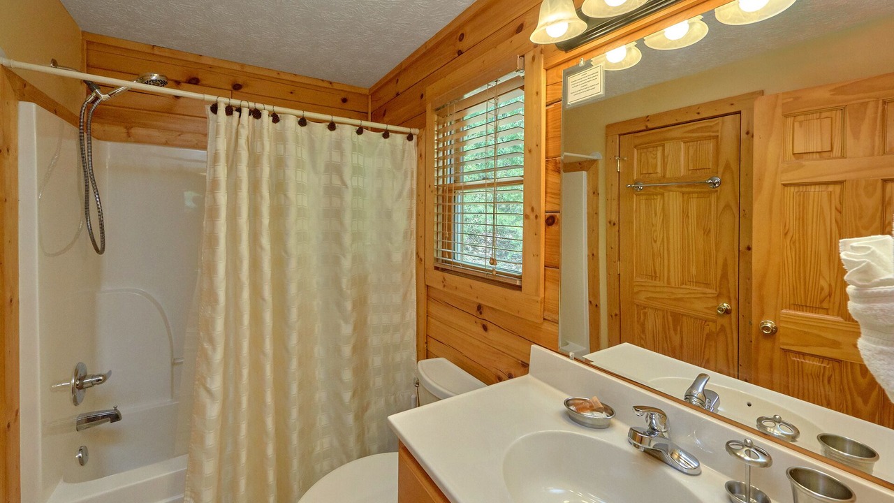 Photo of Bathroom in Black Bear Falls