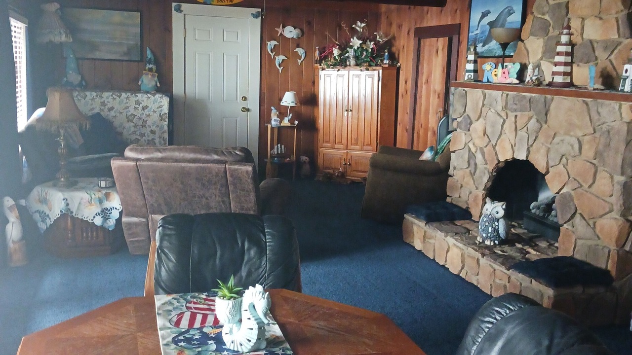 Photo of Livingroom in Gloucester Point