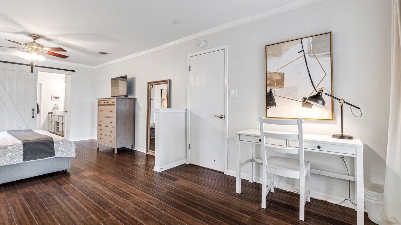Photo of Bedroom in Balcones Woods