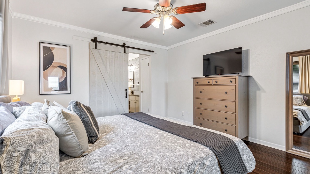 Photo of Bedroom in Balcones Woods