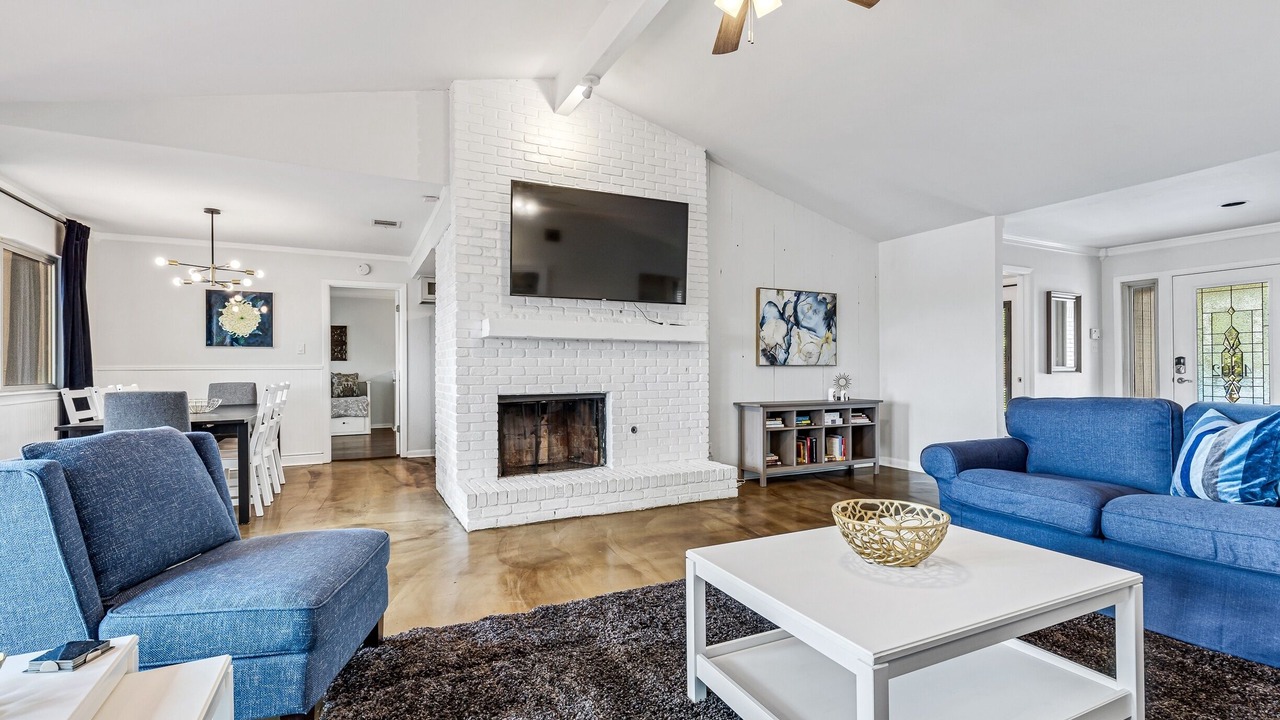 Photo of Livingroom in Balcones Woods