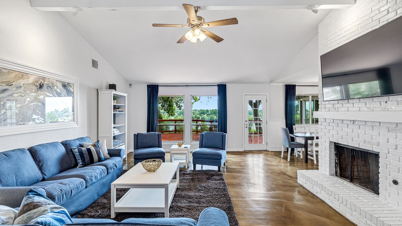 Photo of Livingroom in Balcones Woods