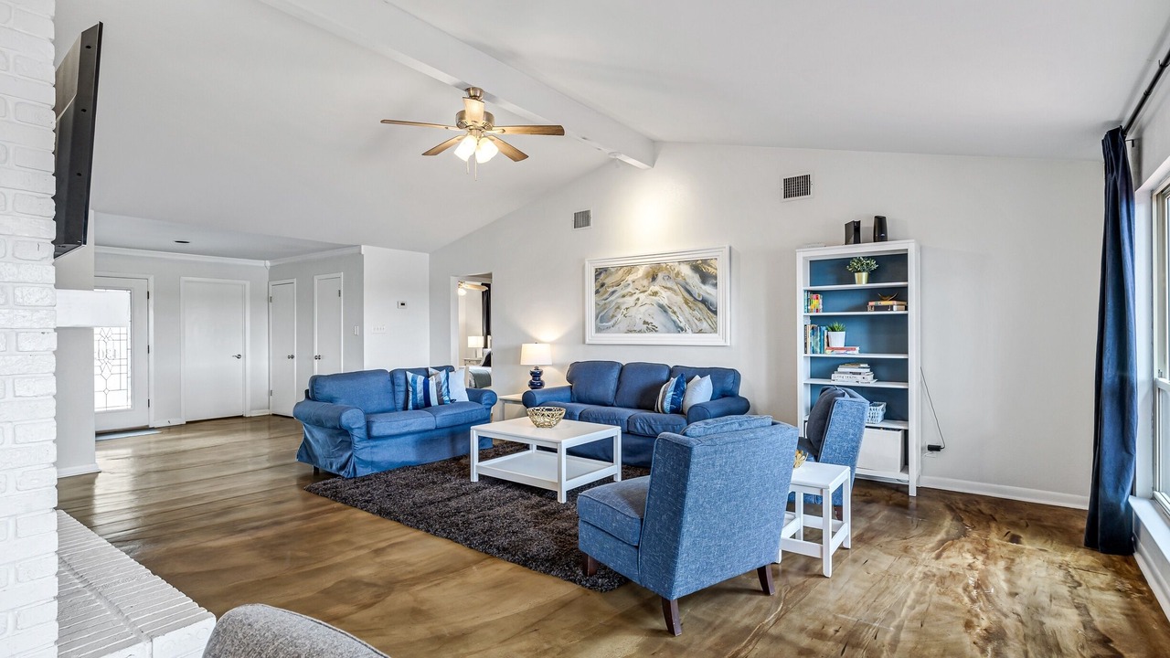 Photo of Livingroom in Balcones Woods