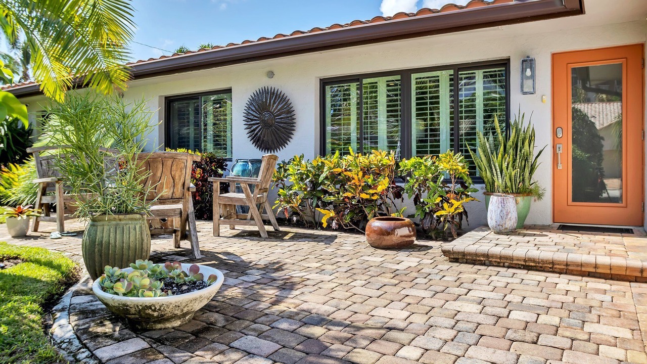 Photo of Patio Balcony in Dolphin Isles