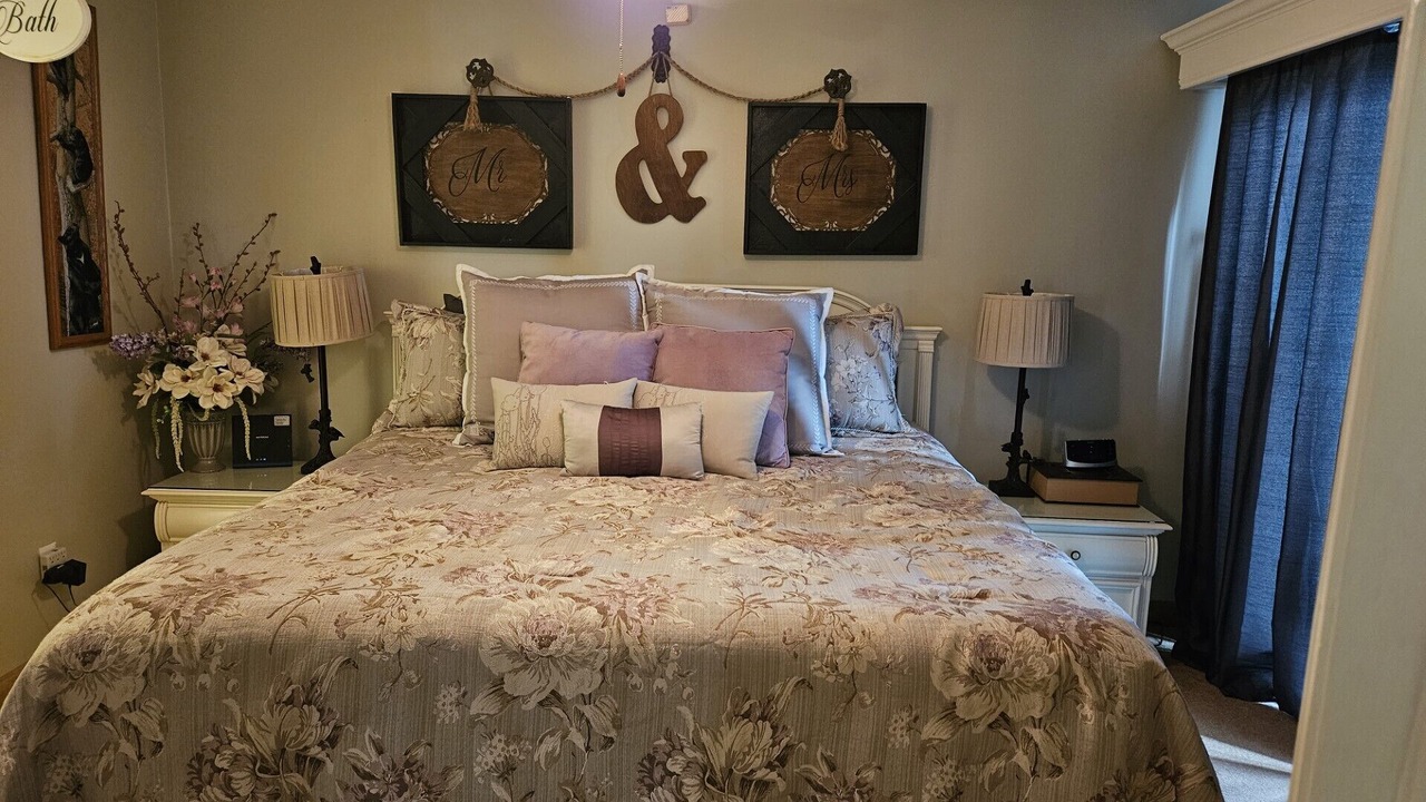 Photo of Bedroom in Chalet Village