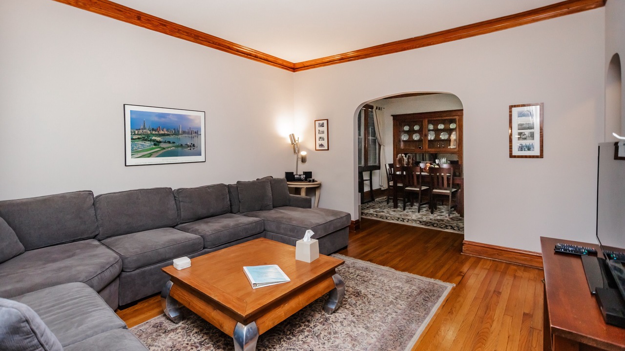 Photo of Livingroom in Lakeview