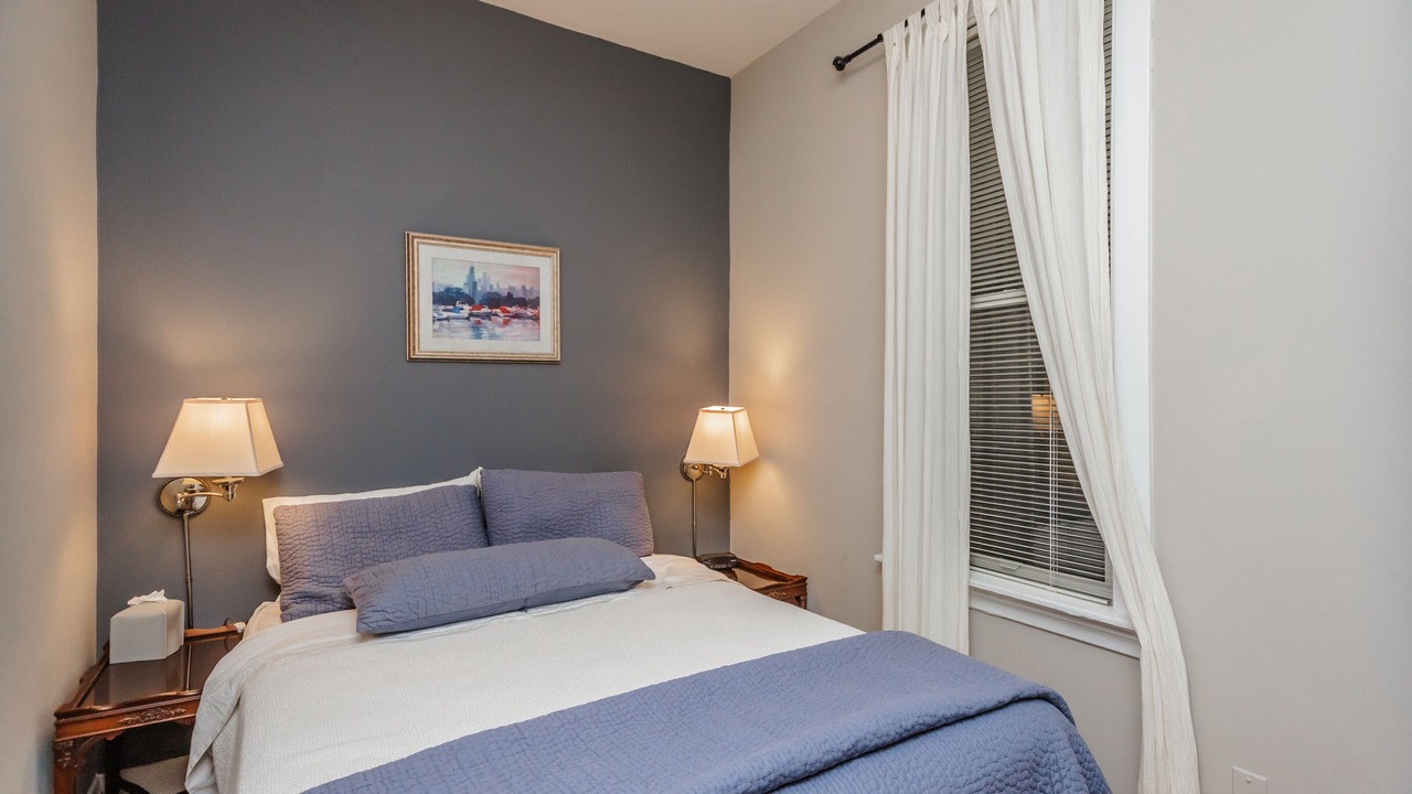 Photo of Bedroom in Lakeview
