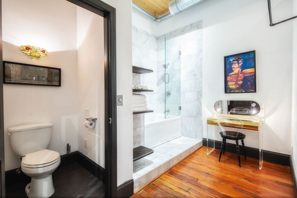 Photo of Bathroom in North Capitol