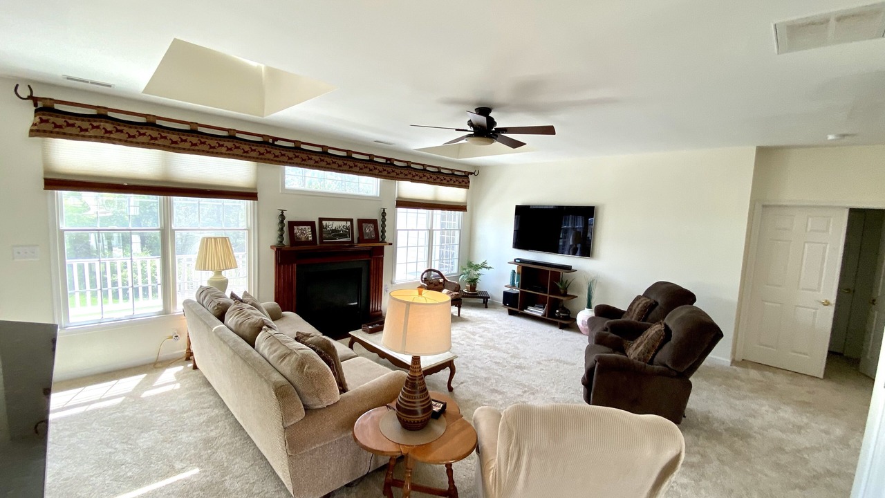 Photo of Livingroom in Bayside