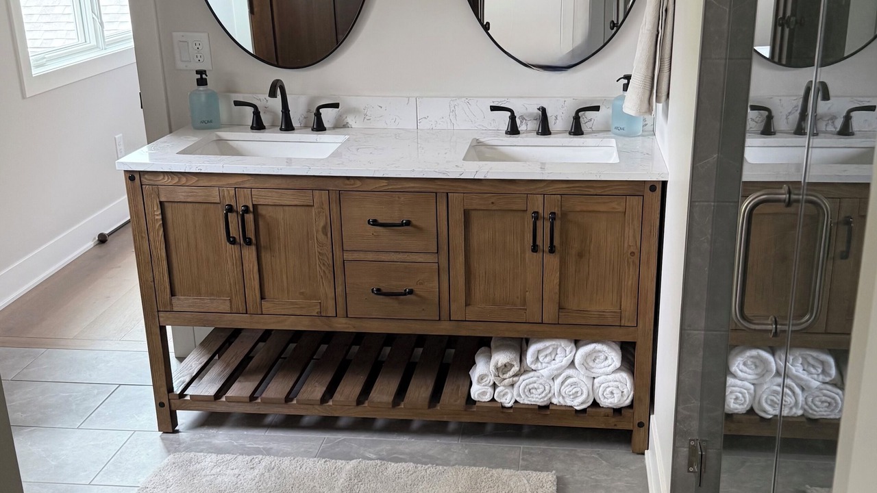 Photo of Bathroom in Browns Lake