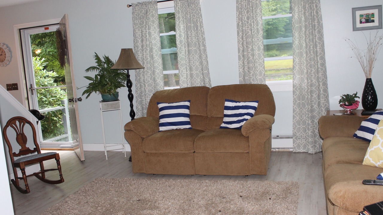 Photo of Livingroom in Lamoine